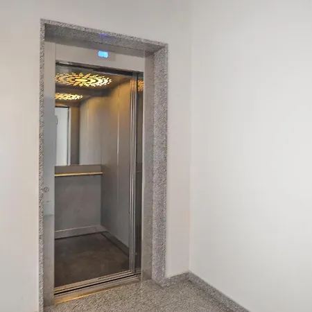 1 Bedroom Lovely In *
