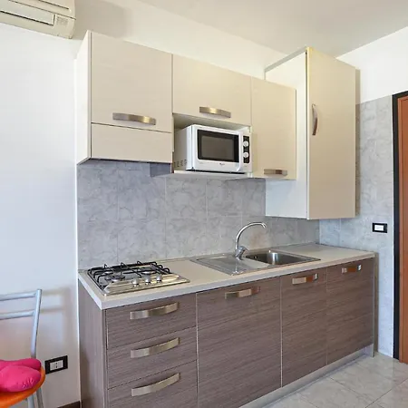1 Bedroom Lovely In Appartamento