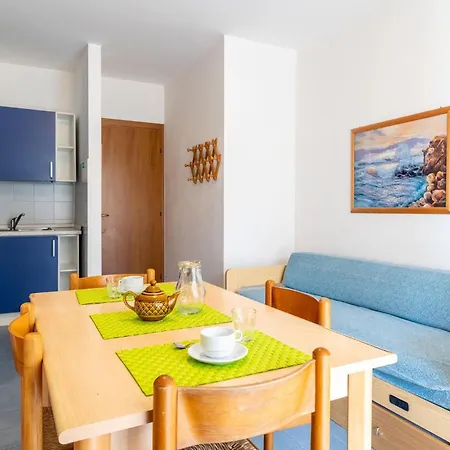 Апартаменти 1 Bedroom Lovely In *